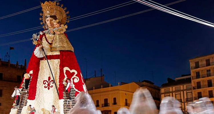 ofrenda de flores a la virgen de los desamparados