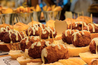 Comer con perros en Valencia