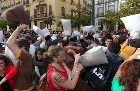 Guerra de Almohadas Valencia 2014