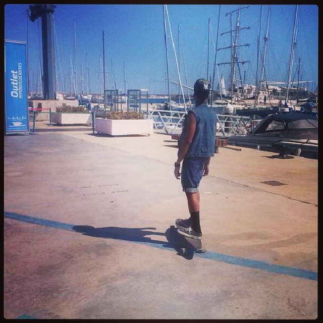 #estaes_valencia #valenciagram #city #valenciagrafias #igworldclub #igersvalencia #valencia #building #lovevalencia #instaplaces #estaes_espania #spain #golpedsuerte #instalike #sky #instacity #street #globe_travel_ #landscape #valenciaenamora #special_shots #skyline #places #clouds #urban #art #love #sun #vlc #architecture