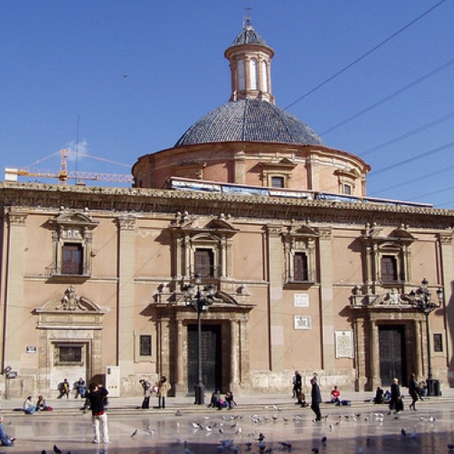 Basílica. Enamorada de mi Tierra.
#volver #lovevalencia #molavalencia #españa #plazareina #valenciaenamora #igersvalencia #erasmusblogger #santacatalina #valencia #blog #italianblogger #newpost #fotodeldia #igersspaincasetagram #4saltiinpaella #erasmusespana #ciutatvella #valenciaencanta #erasmusvalencia #igersspain #torre #queencanto #ladespensadelareina