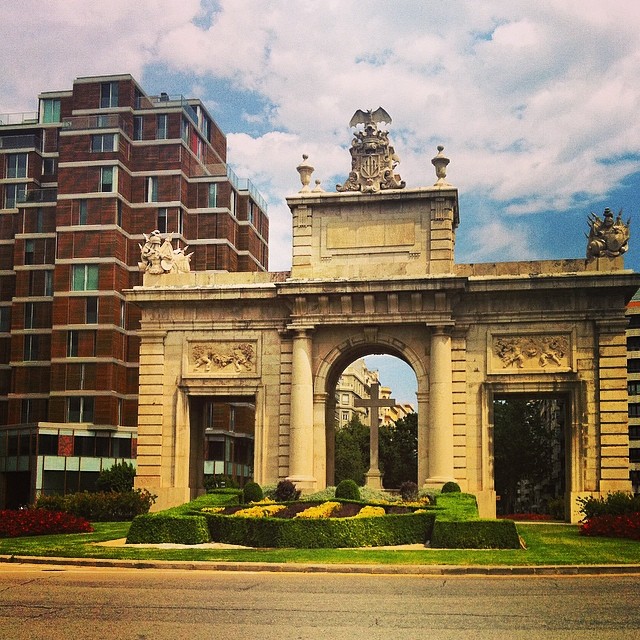 #mussol78 #portadelamar #arco #puerta #valencia #valenciagram #valenciaenamora #lovevalencia #ilovevalencia #insta_international #inst_international #ig_valencia #estaes_valencia #estaes_universal #estaes_españa #estaes_todo #comunitatvalenciana