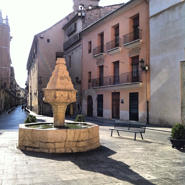 #mussol78 #fuente #gótico #xàtiva #plaza #estaes_valencia #estaes_universal #estaes_españa #estaes_todo #lovevalencia #ilovevalencia #valenciaenamora #valenciagram #ig_valencia #insta_international #inst_international #comunitatvalenciana #fotomovil_es