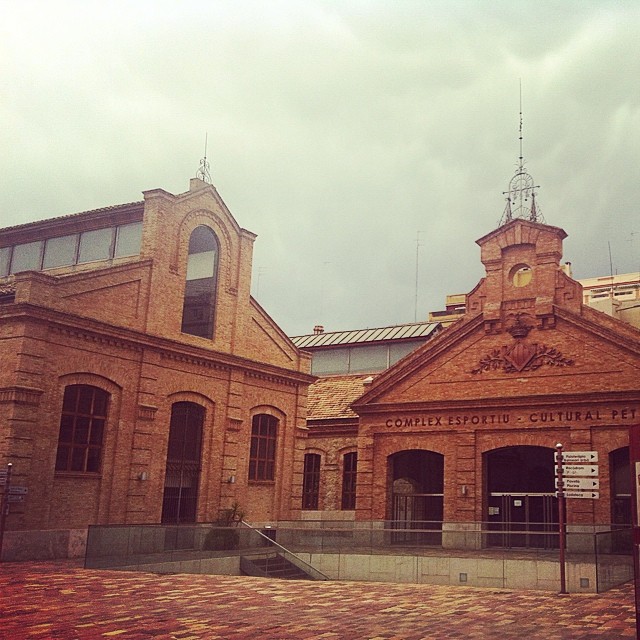 #mussol78 #biblioteca #valencia #antiguomatadero #valència #valenciacity #valenciagram #valenciaenamora #lovevalencia #ilovevalencia #estaes_valencia #estaes_españa #comunitatvalenciana #insta_international #inst_international #placeofworld #fotomovil_es #photoiphone #igers_europe