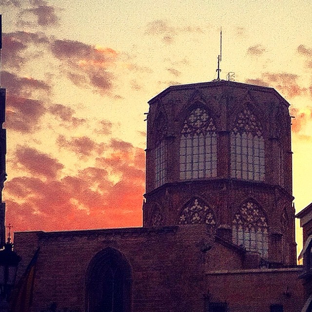 #mussol78 #cimborrio #catedral de #valència #valenciagram #valenciaenamora #valenciagrafias #loves_valencia #lovevalencia #ilovevalencia #estaes_valencia #estaes_espania #comunitatvalenciana #instagood #instagramers #insta_colourfull #insta_international #igers_europe #igersarchitecture #placeofworld #atardecer #sunset #tramonto #cielomania #photoiphone #fotomovil_es #foto_es
