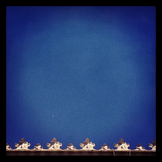 #mussol78 #olas sobre un #cielo #azul #blue #sky #blu #estaes_universal #estaes_valencia #estaes_de_todo #insta_colourfull #insta_international #colours #coloresdelverano #color_mediterráneo #comunitatvalenciana #foto_es #instagood #instamessage #instagramers #placeofworld #igers_europe #lovevalencia #loves_valencia #ilovevalencia