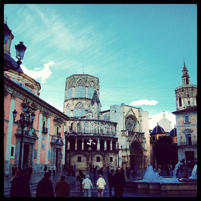 #mussol78 #plaça de la #verge #valència #valenciagram #valenciaenamora #valenciagrafias #lovevalencia #loves_valencia #catedral #micalet #estaes_valencia #estaes_espania #instagood #instagramers #instamessage #insta_colourfull #insta_international #placeofworld #ig_europe #fotoclub_ab #followback #fotomovil_es