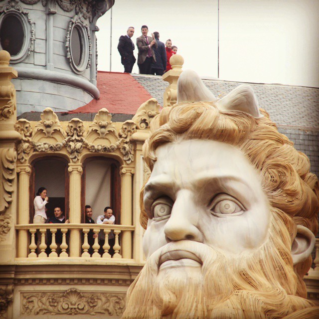 Cara a cara #Falles #Falles2014 #Moses #València #Fallas #Fallas2014 #Moisés #Art #Escultura #Esculptura #Architecture #LoveValencia #InstaFalles #ValenciaGram #igersvalencia #Enfocae #InstaBest #InstaGood #Valencia #instafallas