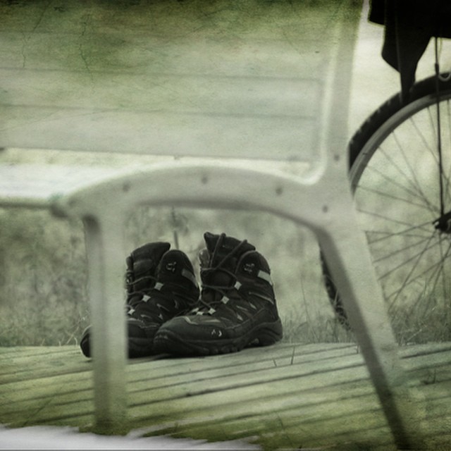 "Las botas solitarias "#vistspain #vacacionismo #valenciagram #icu_spain #ig_fricks #igersspain #ig_valencia #ig_valencia #ig_wordclub #ig_wordclub #ig_superfotos #igerscomunitat #instamenciones #somosinstagramers #alicantegram #atrapando_colores #love_valencia #lovevalencia #larecomendaciondeldia #fotomovil_es #enfocae #estaes_de_todo #estaes_espania #estaes_valencia #yovoyamowo#