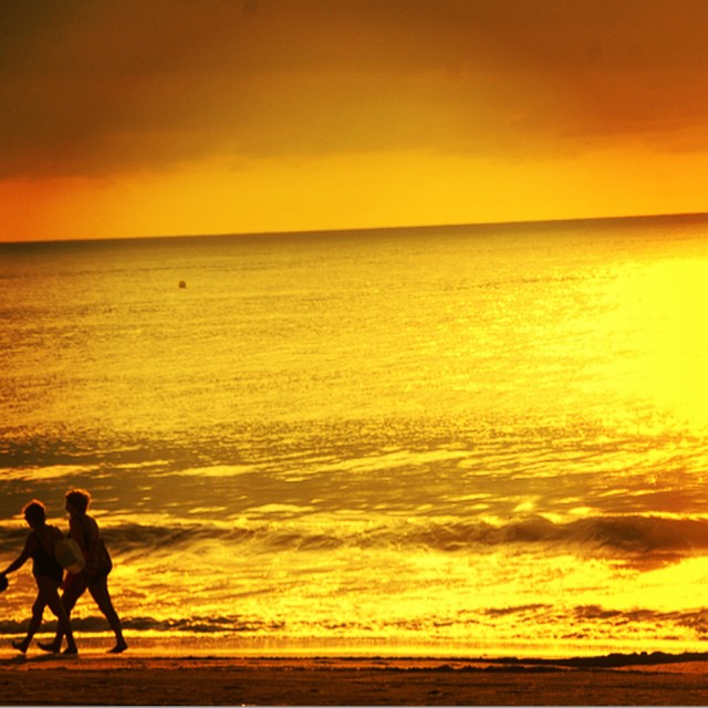 "El recuerdo de mi mar"
#alicantegram #atrapando_colores #vistspain #vacacionismo #valenciagram #icu_spain #ig_fricks #igersspain #ig_valencia #ig_wordclub #ig_superfotos #igerscomunitat #instamenciones #lovevalencia #love_valencia #larecomendaciondeldia #ps_creativemind #somosinstagramers #fotomovil_es #enfocae #estaes_de_todo #estaes_espania #estaes_valencia #epmomentosdefelicidad
