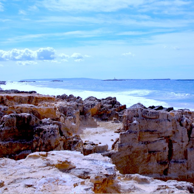 Ir sin amor por la vida es como ir al combate sin música, como emprender un viaje sin un libro, como ir por el mar sin estrella que nos oriente.#alicantegram #atrapando_colores #vistspain #vacacionismo #valenciagram #enfocae #estaes_de_todo #estaes_espania #estaes_valencia #epmomentosdefelicidad #estosiquenotieneprecio #icu_spain #ig_fricks #igersspain #ig_valencia #ig_wordclub #ig_superfotos #igerscomunitat #instamenciones #fotomovil_es #lovevalencia #love_valencia #larecomendaciondeldia #movilgrafias #bepartofs #somosinstagramers #great_captures #ps_creativemind #yovoyamowo #turisband