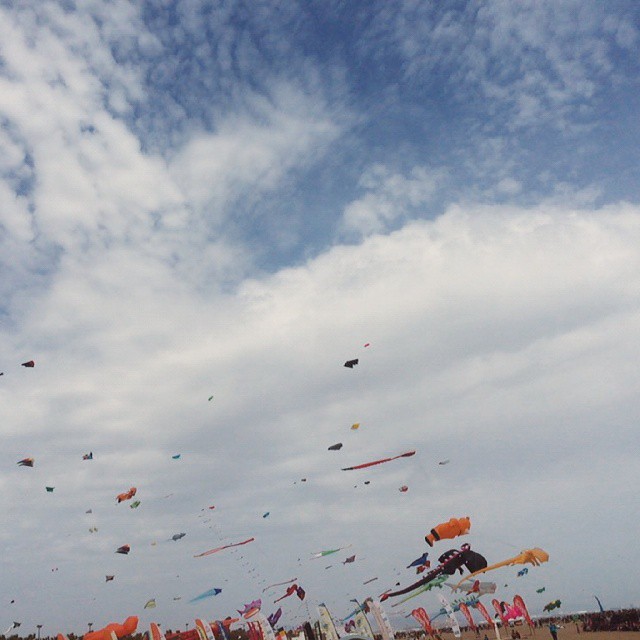 Festival del viento #vsco #vscocam #vscodiary #vscodaily #vscojournal #vscobest #vscogood #vscogrid #vscophile #vscooftheday #vscophoto #vscocaptures #vscobestcaptures #vscobestpictures #vscomobile #mobilevsco #valencia #valenciagram #igersvalencia #hellovalencia #lovevalencia #cultural #tourismvalencia #beach #seaside #mediterraneansea