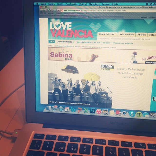 Hoy @balconytvvalencia sale en la famosa revista digital de eventos de nuestra ciudad #lovevalencia Nuestra #música está llegando a todos los rincones!!! Que se preparen los #balconesdevalencia que llega @balconytv