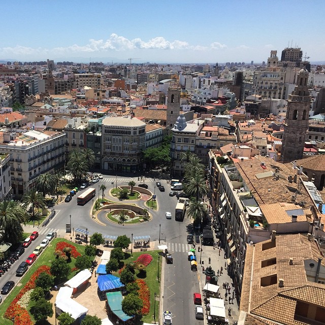 Por mucho que viaje, encontrar una ciudad como esta será difícil!!! #loveValencia #valenciamola #Valencia #valenciano #lamillorterretadelmon #miguelete #proud #orgullovalenciano #urbanlandscape #architecture #amuntvalencia #spain #ciudad #europe #plazalareina #nofilter #sinfiltro #sun #sol #españa @igersvalencia