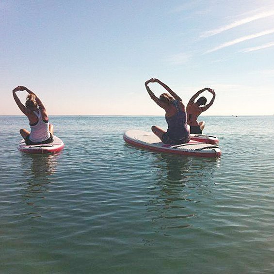 Este viernes empezamos con las clases de Ocio - Salud.
Carga tus energías practicando ejercicios de yoga, pilates, core y estiramientos sobre una tabla de SUP con nuestra monitora Pepa.
A partir de las 8.30 h. en la playa de Motilla (Sueca). Más información en nuestra web.
#kitepower #liveTheSea #yogasup #paddlesurf #supgirl #sueca #elperello #mareny #lespalmeres #valencia #lovevalencia #quenosbusquenenlaplaya #modoverano #verano #verano2015 #playa #deporte #fonesup #escolakitepower