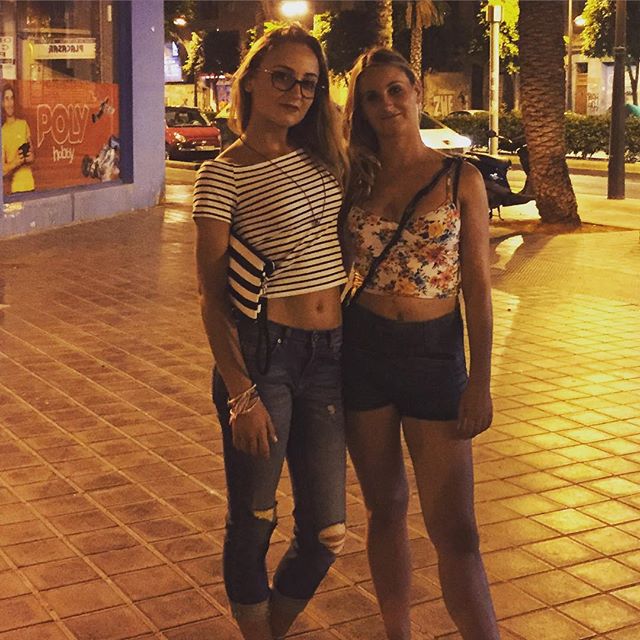 #loveyou#vlc?? #top? #noche #noquieroqtevas#faltapoco#miamor#hermanas#siemprejuntas#bblog #bbloggers #lifestyle #like4like #lovevalencia #fashion #fashionista #fblogger