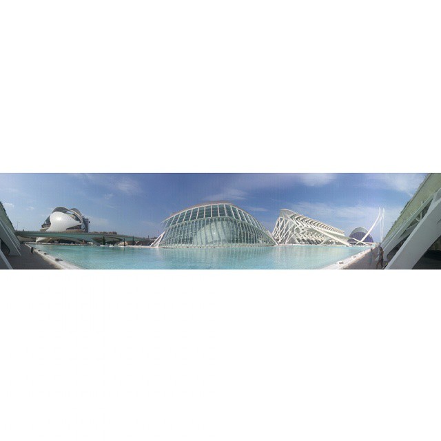 Ciutat de les arts y de les ciencies ???????? #Valencia #comunitatvalenciana #ciutat #ciudad #españa #Aragon #Emisferic #ciencies #likeforlike #l4l #followme #Lostylevalenciano #Azul #Amarillo #Spectacular #Pisa #Tuscany #Agora #loveValencia #Rey #likethiscity #Valenciadomina
