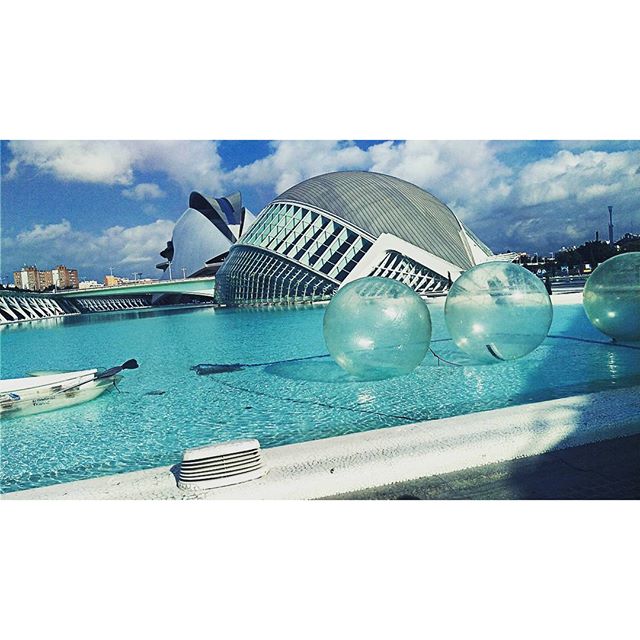 #spain #valencia #lovevalencia #ciudaddelasartesylasciencias #parco #tecnologico #technology #hemisferic #oceanografic #blue #travel #lovetravel #moldavian #tagstagram #hatingtags