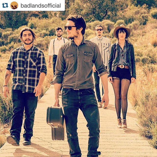 Hoy @badlandsofficial estará junto a @lahoradelteband dándonos un recital de buena #música #valenciana en @lococlubvalencia ????????. #concierto #concerts #music #musicgram #instamusic #igersvalencia #lovevalencia #valenciagram #bandsvalencia #bands #bandoftheday #badlands #lahoradelte #art #culttura #style #picoftheday #smile #love #lovethismusic #listentothis #songoftheday #picoftheday #onetwotix #happyfriday #cultura