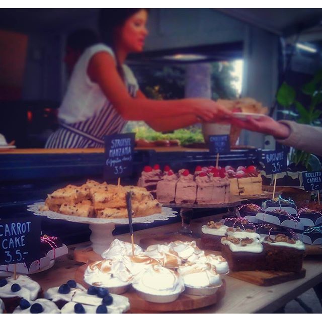 #contravan #contraVan  #contraVandulcedeleche #dulcedeleche #contravanfoodfestival #lovevalencia #jardinesdelreal #viverosvalencia #viveros #caravana #foodtruck #streetfood #fotomovil #pasteles