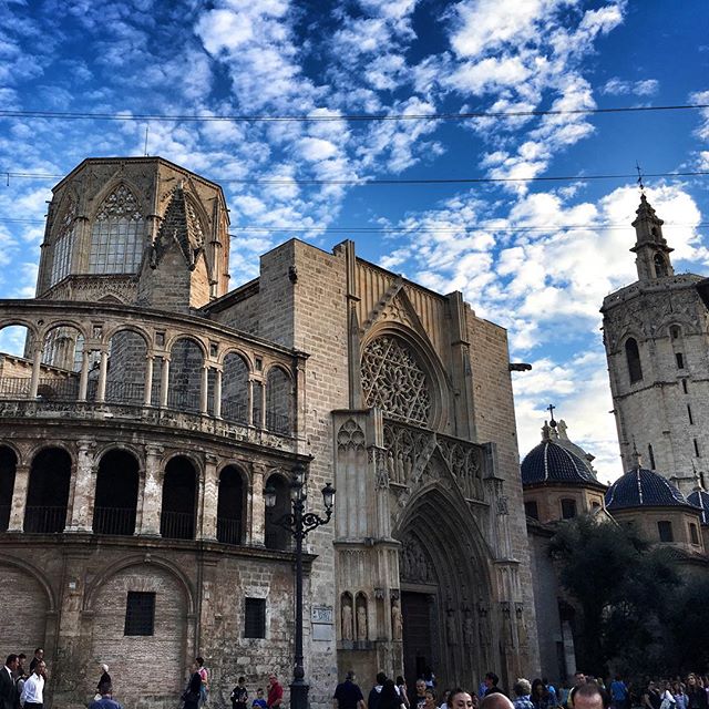 València, #autumn #clouds #sky #valencia #lovevalencia #spain #cathedral #blue