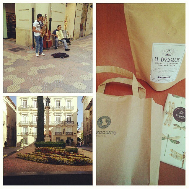 Beautiful Thursday in Valencia ? blue skies, sin is shining, music is playing and just picked myself up a few treats including a little something from my favourite coffee place and barista extraordinaire! @retrogustocoffeemates  #lovevalencia #Valencia #retrogusto  #coffee #Honduras #streetmusic #sunshine  #happythursday #lovelife