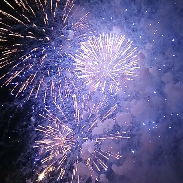 Last night fireworks ??? #9deoctubre #vsco#vscocam #vscophile #vscogood #vscobest #vscogrid #vscogram #estaes_valencia #igersvalencia #igerscomunitat #igers9octubre #lovevalencia #hellovalencia #felizcumpleañosvalencia