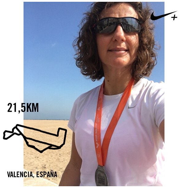 Half marathon finisher y junto al mar. Happy #lovevalencia #sinfiltro #nofilter #run #nikeplus #21K #halfmarathon #playa #beach #mediomaratonvalencia @mediomaratonvalencia #VSCOcam