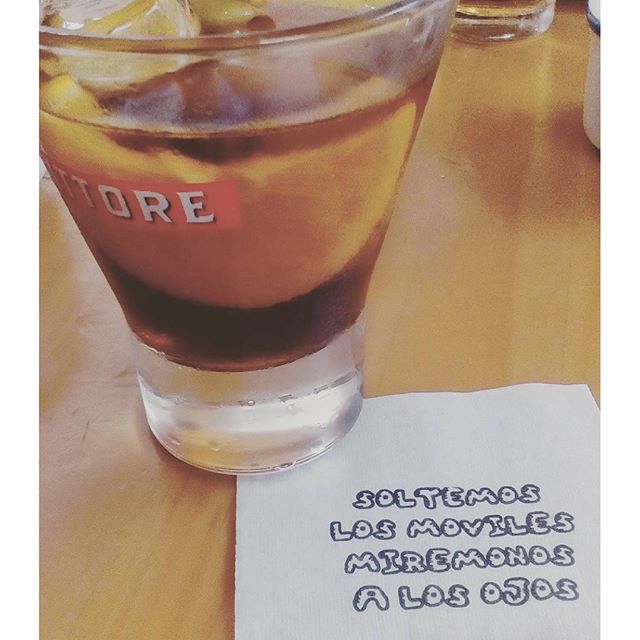 Soltemos los móviles miremos a los ojos #lovevalencia #elcarmen #relax #domingo