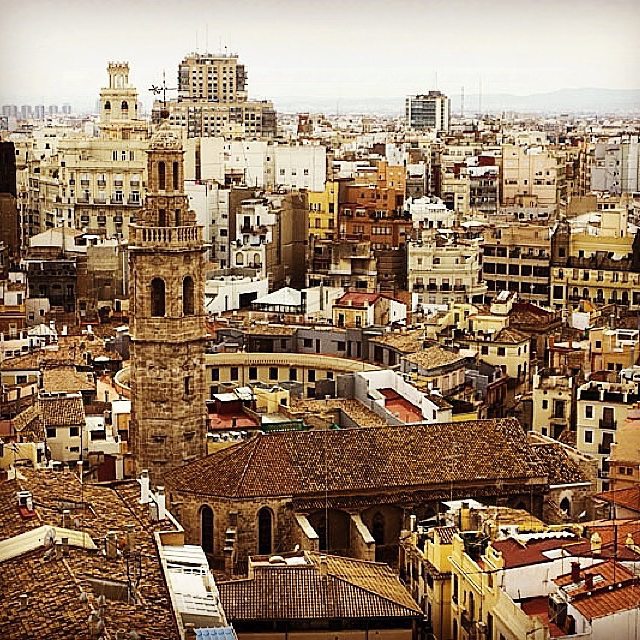 9 de octubre ,día de la comunidad valenciana!! Afortunado de disfrutar de cada uno de tus rincones #valencia #diadelacomunitatvalenciana #afortunado #bonita #sinfiltros #tudia #9deoctubre #lovevalencia #lugaresimprescindibles @lovelystreetsofficial