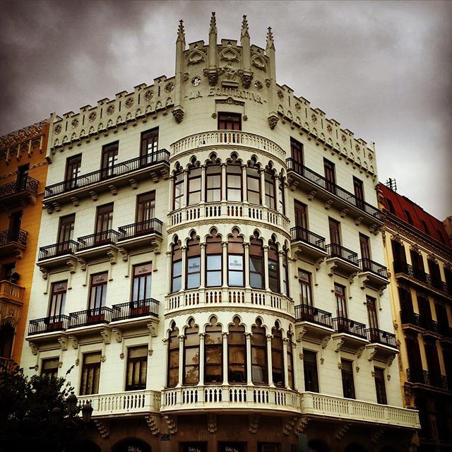 Plaza del Ayto de #Valengram #Igers #igersvalencia #Arquitectura #Arquitecture #ciudad #city #loveValencia #ValenciaLaMásBonita #paseo #Domingo