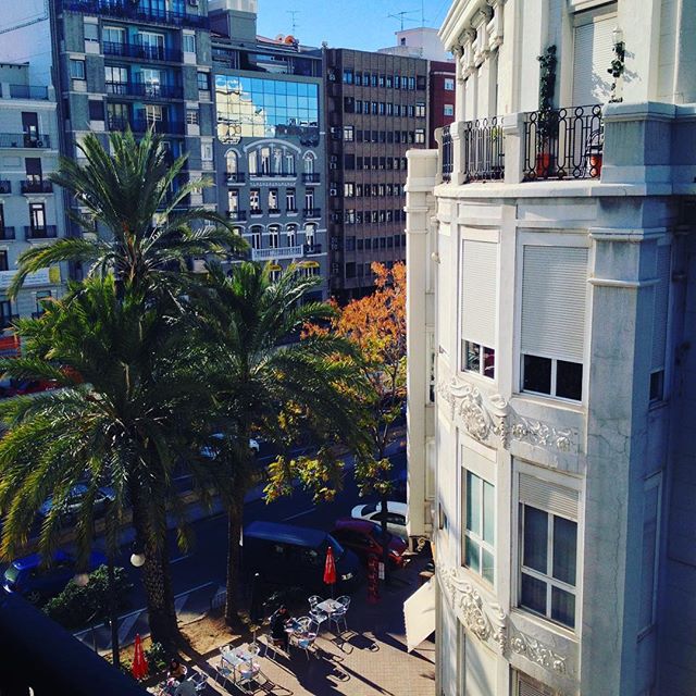 Valencia. #lovevalencia #sky #spain #architecture #light #street #city #urbanlife #sun