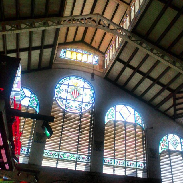 MERCADO CENTRAL DE VALENCIA DETALLE DE SUS TECHOS  #paseossoldevilavalencia#match_valencia #total_cvalenciana #lucky_hdr #lovevalencia #loryandalpha #estaes_valencia #mercatcentral #world_splash #vsco#worldbest_street #bmw_splhas #igers_valencia