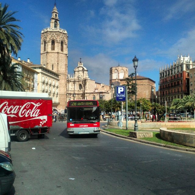 Catedral y Miguelete de Valencia.  #paseossoldevilavalencia#bnw_splash #emt#emtvalencia #match_valencia #lovevalencia #loryandalpha #lucky_hdr #world_besthdr #wtdvalencia #vivo_street #valencia_enamora #igers_valencia #total_cvalenciana #vsco#