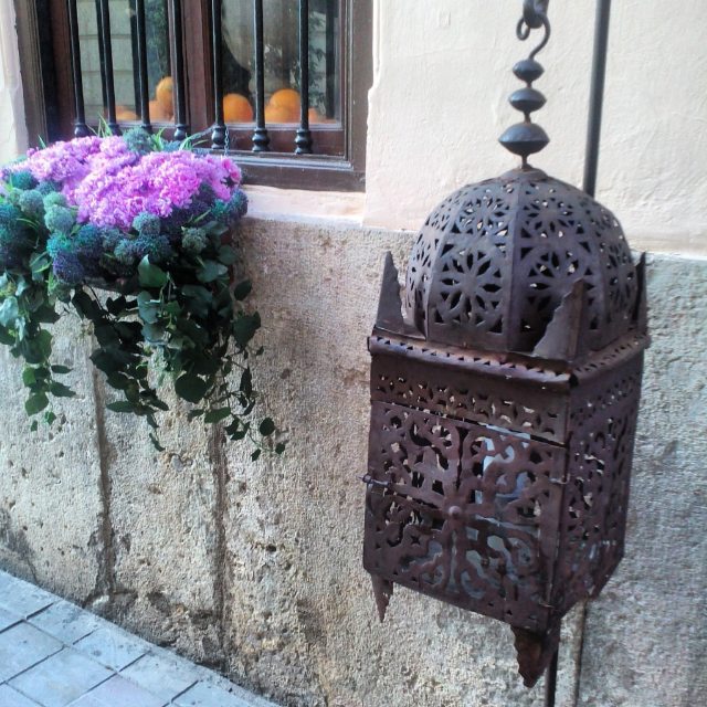 CAFE DE LAS HORAS - VALENCIA #paseossoldevilavalencia#vsco #pasionporlasfarolas #match_valencia #total_city #total_cvalenciana #estaes_valencia #estaes_arte #lucky_hdr #lovevalencia #loryandalpha #valenciaenamora #world_splash #be_one_spain #bnw_splash #hdr_city#hdr_spain#worldbestreet #worldbest_hdr