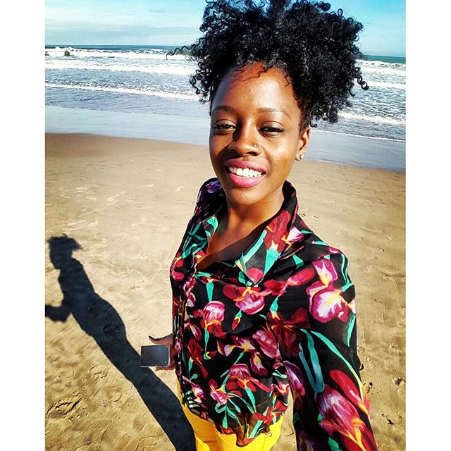 Despite living in a city with a beach, I hardly ever go. And when I do go, I'm reminded that I love it and that I need to go more often. #travelnoire #lmde #soultravel #froslovetotravel #blackgirlsintheworld #valencia #beach #beachlover #lovevalencia