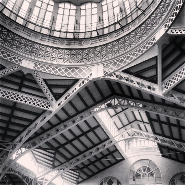 DETALLES MERCADO CENTRAL DE VALENCIA  #paseossoldevilavalencia #match_valencia #mercatcentral #total_city #total_cvalenciana #total_bnw #estaes_valencia #lucky_hdr #lovevalencia #loryandalpha #bynvalencia #igersvalencia #bnw_splash #be_one_spain #world_splash #worldbest_hdr#viva_bw#ok_bnw# #vsco#igs_bnw#igclub_bnw#be_one_bw#insta_world_life#mencionessoldevila