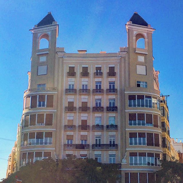 "Cómo volverá el mundo a ser lo que era después de tanta maldad que ha sufrido?". El señor de los anillos: Las dos Torres

#bonanit #valencia #igers #igersvalencia #somosinstagramers #edificio #building #twotowers #valenciagram #loves_valencia #plazadeamerica #cieloazul #valenciaenamora #VLC #capicasal #capitaldelturia #valenciacentro #instavalencia #lovevalencia