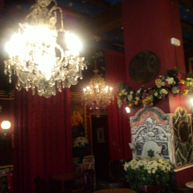 CAFE DE LAS HORAS _VALENCIA  #paseossoldevilavalencia #match_valencia #match_colour #total_cvalenciana #lucky_hdr #lovevalencia #loryandalpha #estaes_valencia #world_besthdr #wtdvalencia #vivohdr