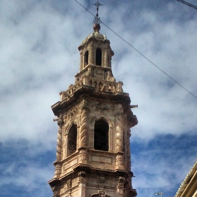 DETALLE TORRE IGLESIA SANTA CATALINA-VALENCIA.  #paseossoldevilavalencia#world_great #match_valencia #match_colour #total_cvalenciana  #be_one_spain #bnw_splash #world_splash #worldbest_street #wtdvalencia #lucky_hdr #lovevalencia #loryandalpha #estaes_arte#hdr_spain#total_minimal #estaes_valencia#vsco#igersvalencia#estaes_arte#world_great