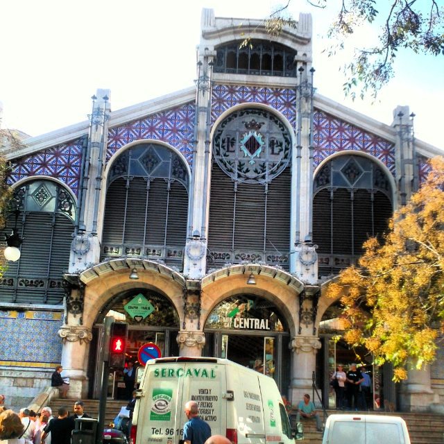 MERCADO CENTRAL DE VALENCIA  #paseossoldevilavalencia #match_valencia #mercatcentral #total_cvalenciana #total_city #world_besthdr #wtdvalencia #vivo_street #vivohdr #igers_valencia #lucky_hdr #lovevalencia#valencia_enamora #estaes_valencia #vsco#loryandalpha#mencionessoldevila