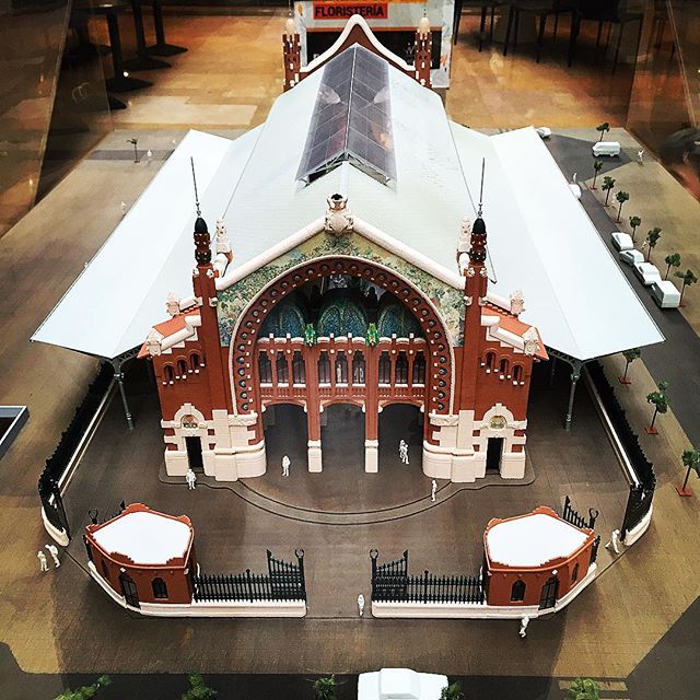 Un mercado a escala... #Valencia #Valengram #Igers #igersvalencia #Arquitectura #Arquitecture #ciudad #city #loveValencia #ValenciaLaMásBonita #paseo #Domingo #tradición #mercadocolon #maqueta