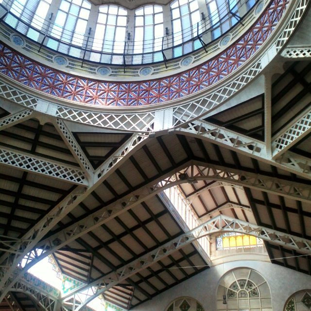 #paseossoldevilavalencia #match_valencia #match_colour #total_cvalenciana #total_city #igers_valencia #igers_alicante #world_besthdr #wtdvalencia #estaes_valencia #valencia_enamora #lovevalencia #lucky_hdr#insta_world_life_ #bmw_splash#vsco#loryandalpha#world_great#mercatcentral