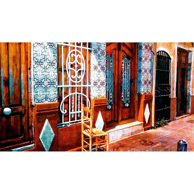 Serie "All you can see"
All you can see at Cabanyal neighbourhood is street art
#theneighbourhood #cabanyal
@igersvalencia #valencia #lovevalencia
@igersspain #igersvalencia 
#artlife #art #arte #artlover #streart #streerview #azulejos #valenciaenamora #arteurbano #poramoralarte #allyoucansee #sharingiscaring