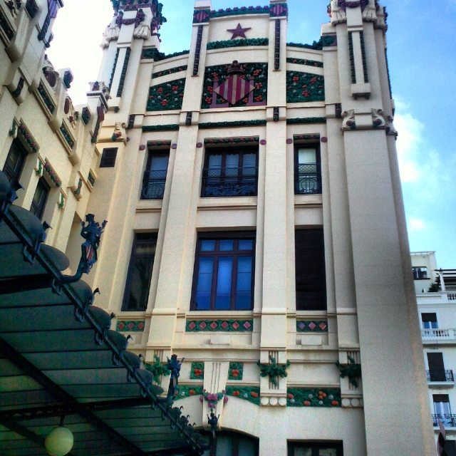 ESTACION DEL NORTE DE VALENCIA  #paseossoldevilavalencia #match_valencia #vsco #total_city #total_cvalenciana #lucky_hdr #lovevalencia #loryandalpha #igersvalencia #igerscomunitat #estaes_valencia #estaes_arte #best_houlding_hdr #valenciaenamora #worldbest_hdr#vivo_street #hdr_spain