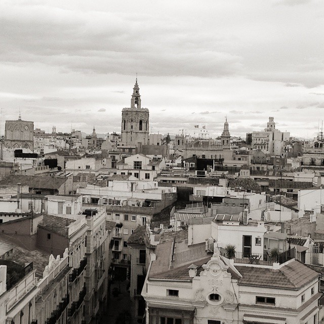 Buenos días.
Good morning.
Bo día.
#Buenosdias #Goodmorning #Bomdia #Instafoto #Instaphoto #IgersValencia #bnw #Pretoebranco #bnwfoto #bn #bnfoto #bnphoto #Blancoynegro #Monochrome #blackandwhite #vsco #vscomoment #vscogrid #vscocam #instavsco #LoveValencia #VisitValencia #Valencia #Travel #Lovetravel #Travelgram #Instatravel #Lategram #streetphoto #Streetgram