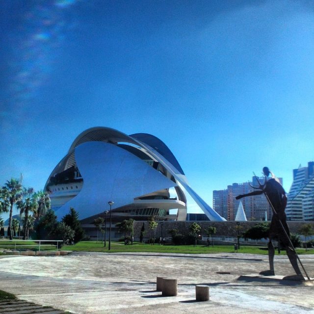PARTE DE LA CIUDAD DE LAS ARTES Y LAS CIENCIAS  #paseossoldevilavalencia#lucky_hdr #lovevalencia #match_valencia #total_city #total_monuments #estaes_arte #estaes_valencia #loryandalpha #loves_monument #be_one_spain #bnw_splash #vsco#igers_valencia #igers_alicante #world_splash #worldbestreet#estaes_arte#great_capture #wtdvalencia#hdr_spain#worldbest_hdr#world_great#total_cvalenciana