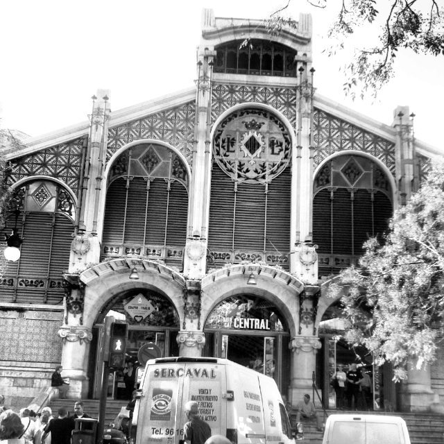 MERCADO CENTRAL DE VALENCIA  #paseossoldevilavalencia #bnw_splash #match_valencia #mercatcentral #total_city #total_cvalenciana #igersvalencia #lucky_hdr #lovevalencia #loryandalpha#bnw_splash#world_splash #worldbest_hdr#worldbestreet #bynvalencia#total_bnw#be_one_spain #valenciaenamora#world_great #vivo_street#world_besthdr#estaes_valencia #world_splash #igclub_bnw