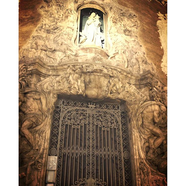 We have art at every turn! #estaes_valencia #lovevalencia #valenciagram #instagood #instalike  #art #arte # history #city #byutiful