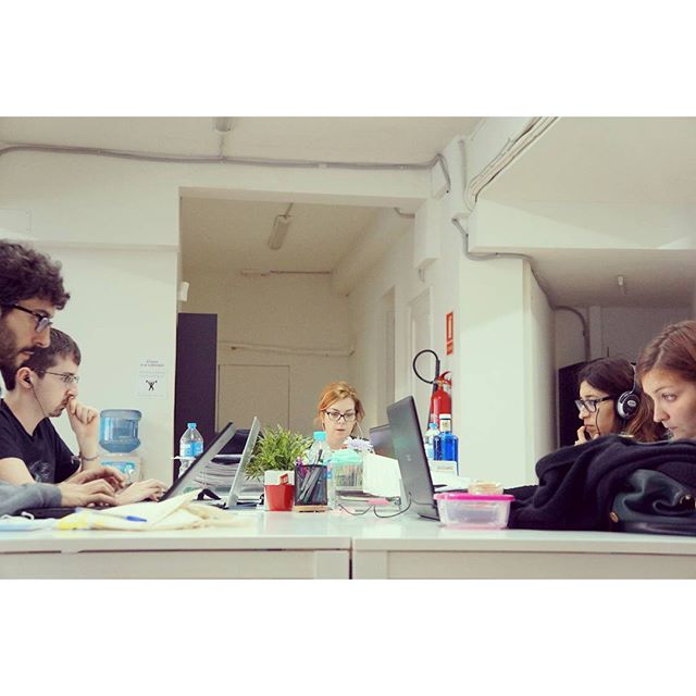 El equipazo de #lovevalencia empieza la mañana concentrado al 100%. ¡#felizmartes! #summonpress #turismo #Valencia #contenidos #work #office